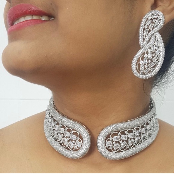 Chocker Set - Picture 2 of 9